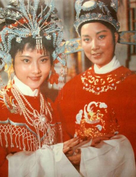 戏曲介绍:介绍一种你最熟悉的地方戏曲(100字)？