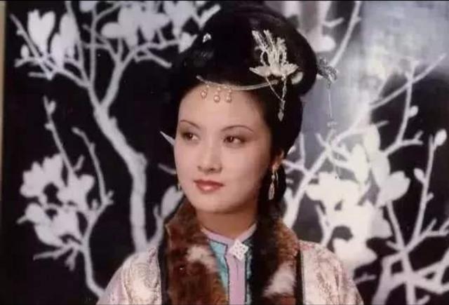 锦心似玉琥珀的姐姐是谁:《锦心似玉》十一娘两个丫鬟，为什么观众更喜欢琥珀？