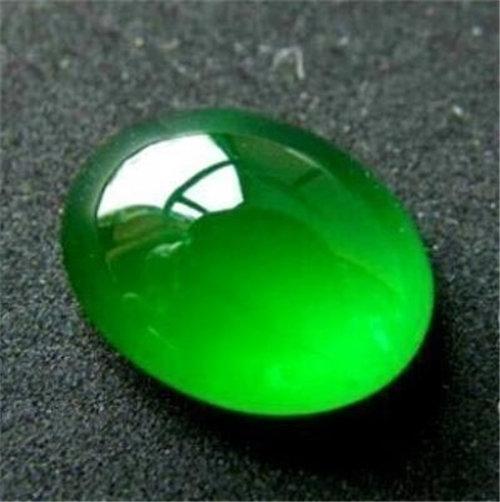 玉和翡翠的区别在哪里,玉和翡翠有区别么？哪个更有收藏价值？