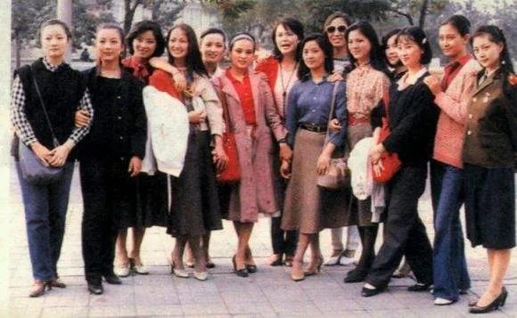 87红楼梦演员重聚:87版红楼中的尤二姐的张明明，为何不愿意参加红楼30年聚首