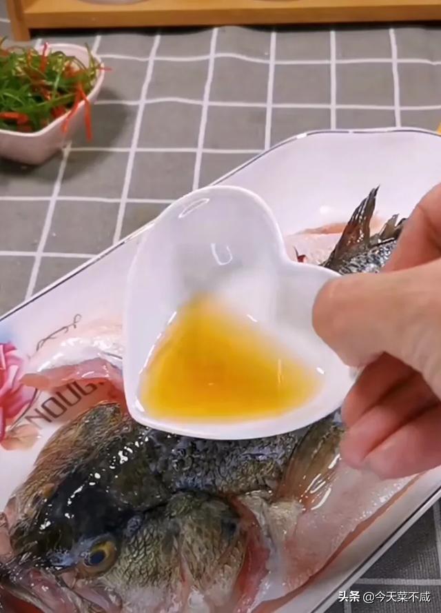 四川的清蒸鱼用什么鱼好:清蒸鱼头用什么鱼头最好？
