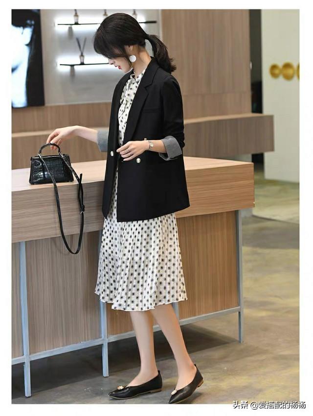 如果给你一件小西装，你会怎样穿搭(<a href=https://maguai.com/list/77-0-0.html target=_blank class=infotextkey>女装</a>小西装下半身搭配)