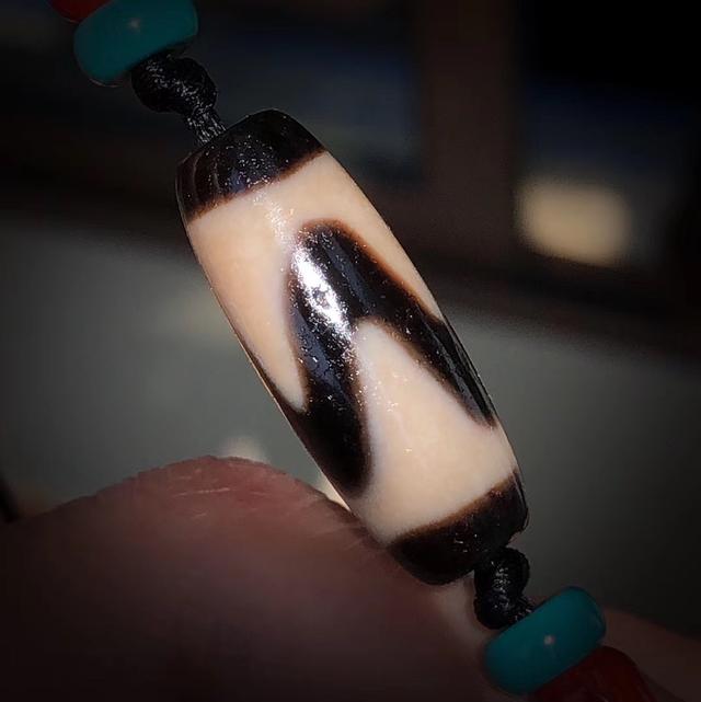 9眼天珠价格表,哪家拍卖公司拍卖的九眼天珠最安全,价格最合理?