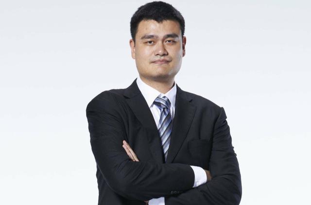 艾尔哈灵顿姚明:艾尔・哈灵顿 为什么会突然觉得球员时期的姚明并没有那么强呢？