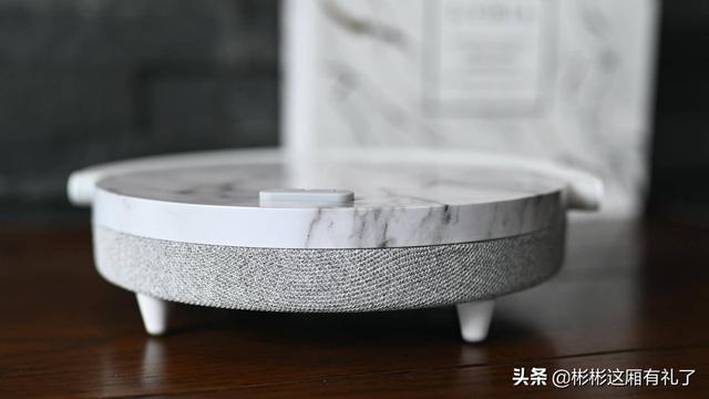 小彬彬前妻:家居展会上看到【EZVALO几光】，求问是个什么牌子？