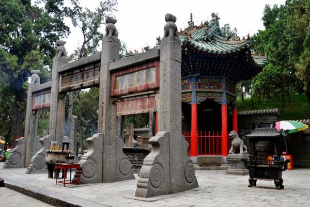 洛阳鸡冠洞<a href=https://maguai.com/list/52-0-0.html target=_blank class=infotextkey>旅游</a>攻略:有没有洛阳<a href=https://maguai.com/list/52-0-0.html target=_blank class=infotextkey>旅游</a>攻略推荐？