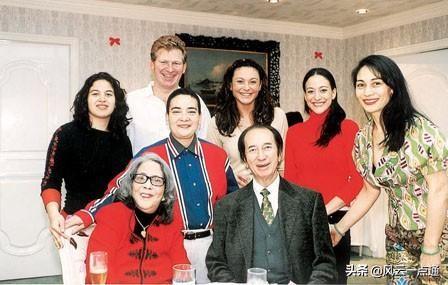 何超英年轻时候的图片:特朗普年轻时候是个什么样子的人？