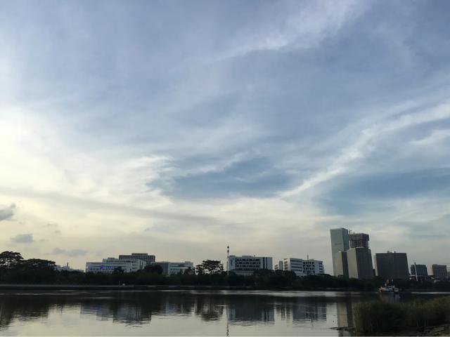 好动的河马歌谱:孩子进入可怕的两岁，不听家长的话，该怎么办？
