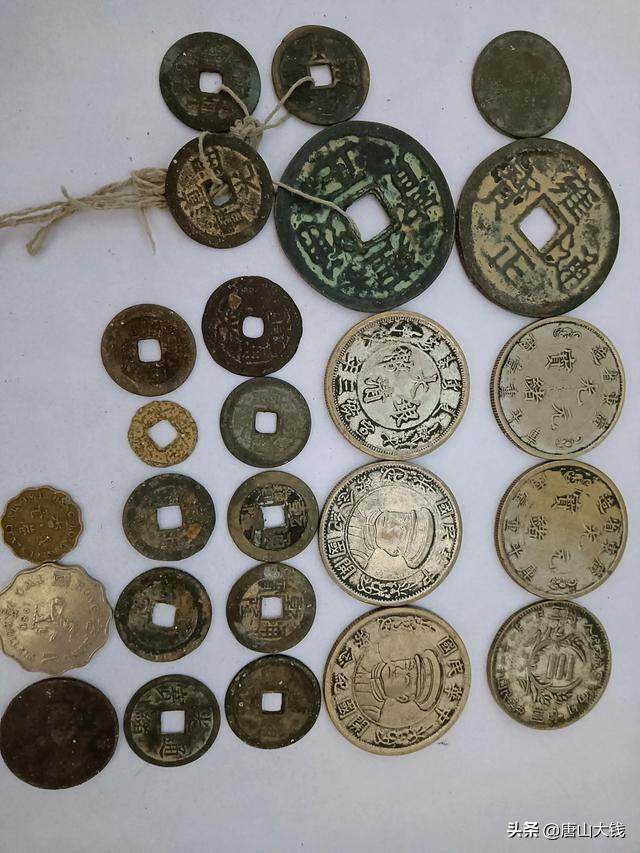 古币吧，古钱币鉴赏:以下古铜币，纸币，还有收藏价值不价值几何