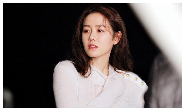 金成玲:全球百大美女票选，孙艺珍榜首你觉得她美吗？为什么？