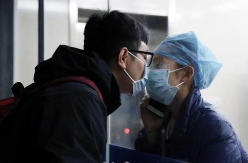 泰戈尔的哪句爱情诗最打动你？