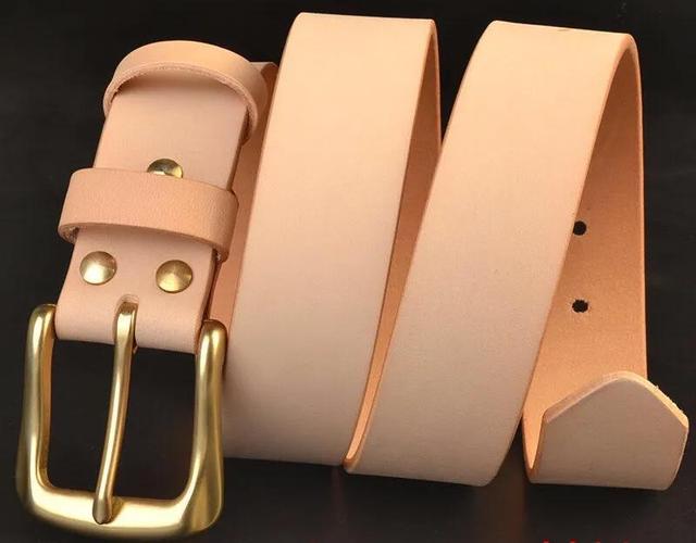 玉石真皮假皮怎么区分,在购买真皮皮衣时，如何识别皮衣真伪？