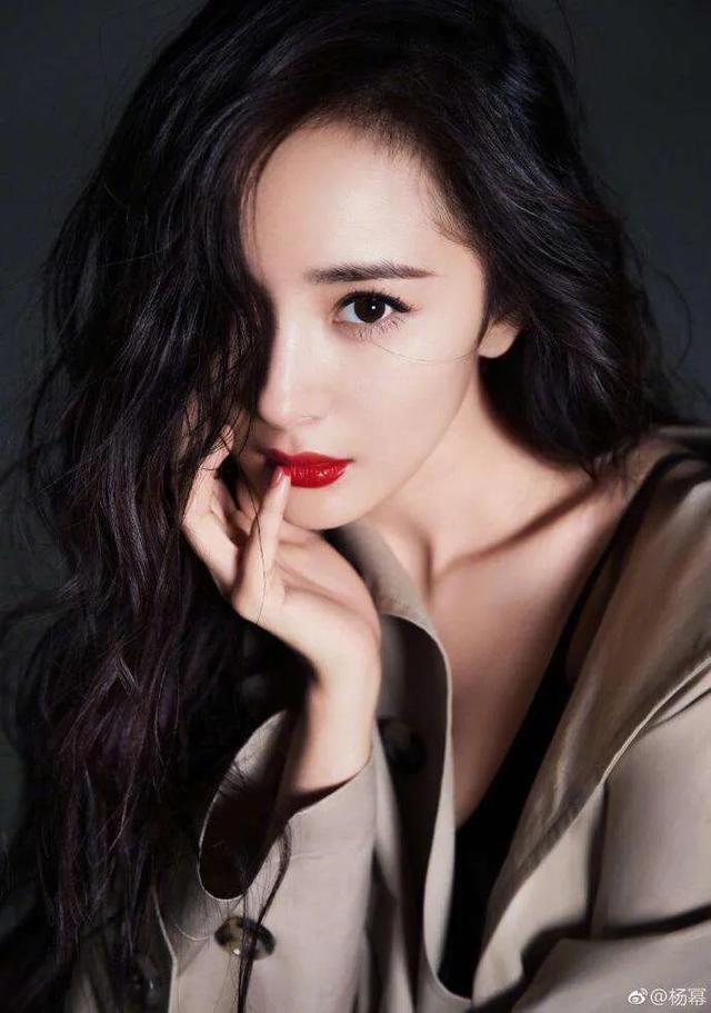 杨幂被强干全图:金星问杨幂被潜过没，答：装傻，就过去了。是神马意思？