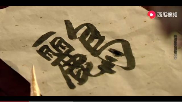 甄嬛养的白玉鹦鹉为何从不说话:甄嬛的鹦鹉为何不说话 安陵容与甄嬛向来不和，但安陵容怀孕，为何要送安鸽子血当礼物？