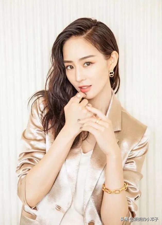 陈燃透视短裙:为什么有些人认为女孩子穿皮裤皮裙这么迷人