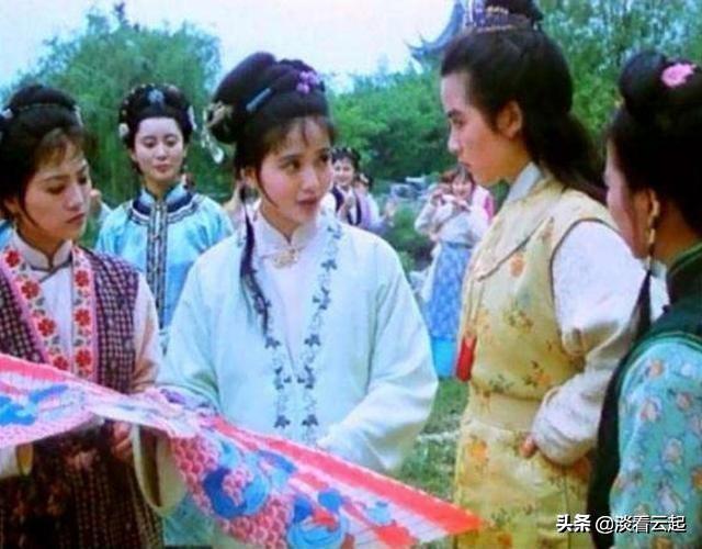 台湾红衣女孩事件:《红楼梦》中众人放风筝的时候发生了哪几件事