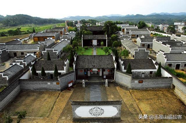 北京炸出168米巨蟒图片，您去过江西旅游吗，觉得江西哪个地方最好玩