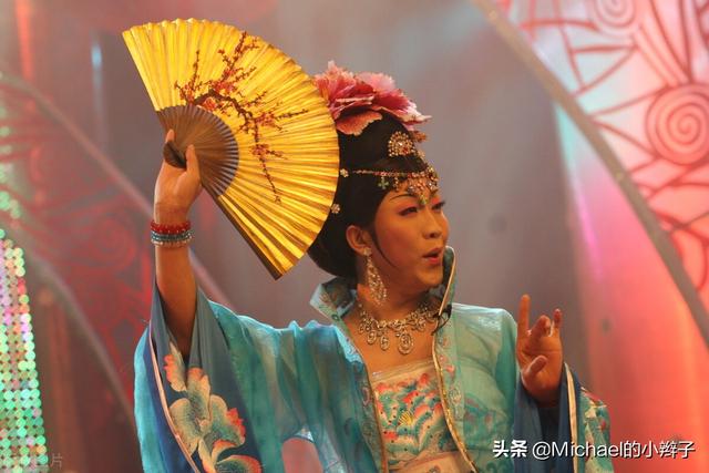 李玉刚是男是女:大家如何评论李玉刚的唱功