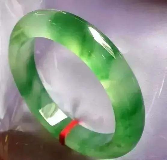 翡翠手镯正圈和圆条的区别,翡翠手镯尺寸篇知识解答？