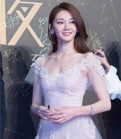 郑恺夜店小王子:郑恺和苗苗总共谈了多久的恋爱？