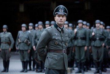 二战德军的军服究竟有多时尚，希特勒擅长画建筑而非人像，为什么能为德军设计出漂亮军装