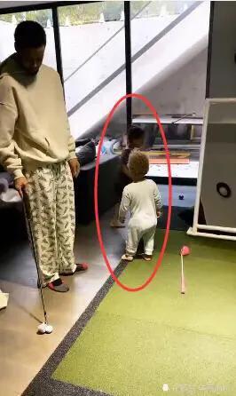 库里儿子:库里的宝贝肉侬未来能不能成为中锋