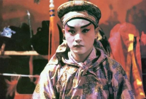 胭脂扣剧情:如何看点张国荣的电影《胭脂扣》？