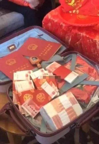 爱恨一线牵剧情介绍:夫妻因为不会生育而离婚，可和别人结婚了都分别生了是怎么回事？