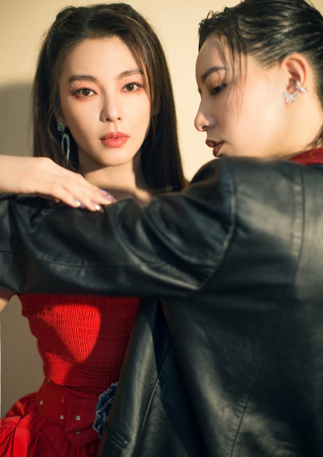 李斯丹妮:如何看待张雨绮工作室发张雨绮李斯丹妮双人写真？