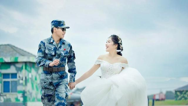 跟军人谈恋爱是什么感觉？在线等？