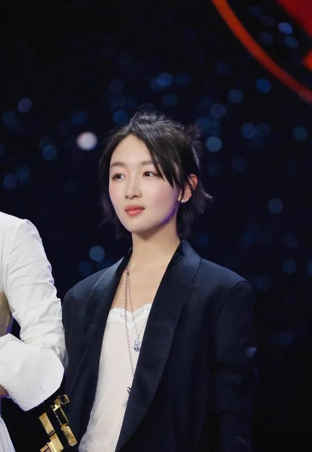 玖月晞否认抄袭:只是“共通的思考”！玖月晞否认《少年的你》抄袭：反抄袭过度了