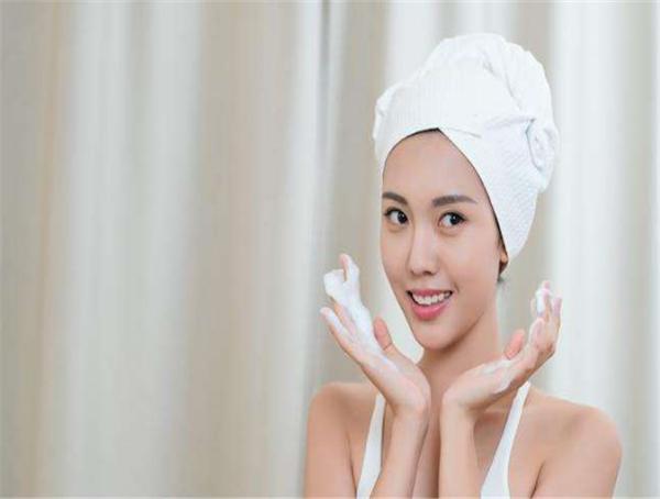 海藻面膜的使用方法(海藻面膜的用法和步骤)