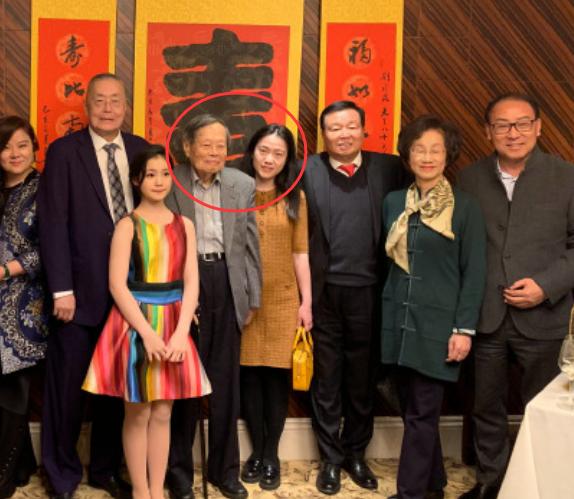杨振宁的子女后代杨振宁孙女简介子女照片曝光