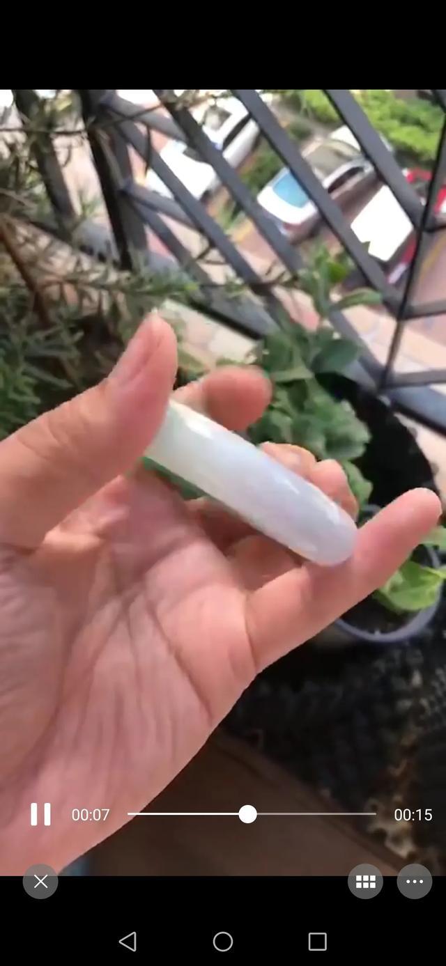 玉手镯a货是什么意思 ,麻烦懂玉的朋友帮我看看是不是a货？