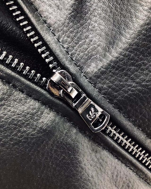 peacebird风尚男装:95年想自己看起来成熟一点，有哪些比较成熟的衣服品牌推荐？