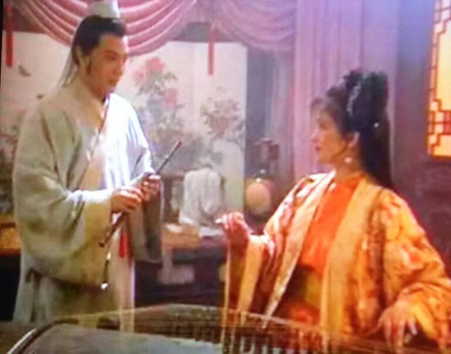 燕小乙:在《水浒传》中，你认为燕青是不是喜欢李师师呢