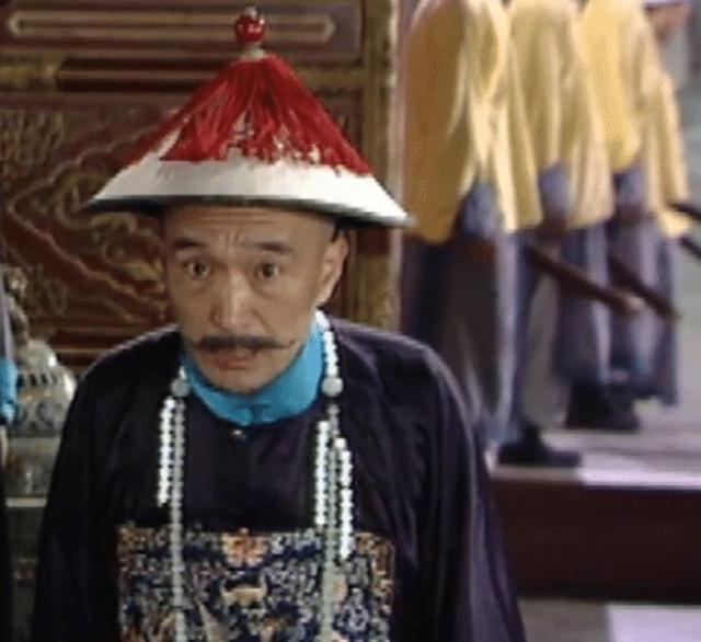 纪晓岚的老婆是谁:刘墉与纪晓岚是同一时期的人吗，哪个厉害些？