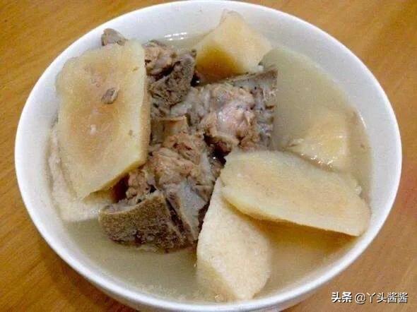 湖北人常用什么食材煲汤，粉葛搭配什么食材煲汤比较好