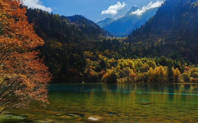 夏天去哪里旅游比较好,这个季节适合去哪里旅游？