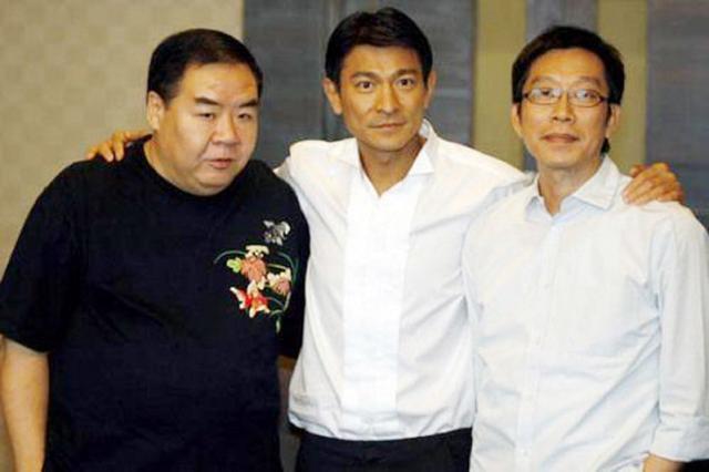 谭江柏:能分享下你最喜欢的摇滚乐队或歌手吗？