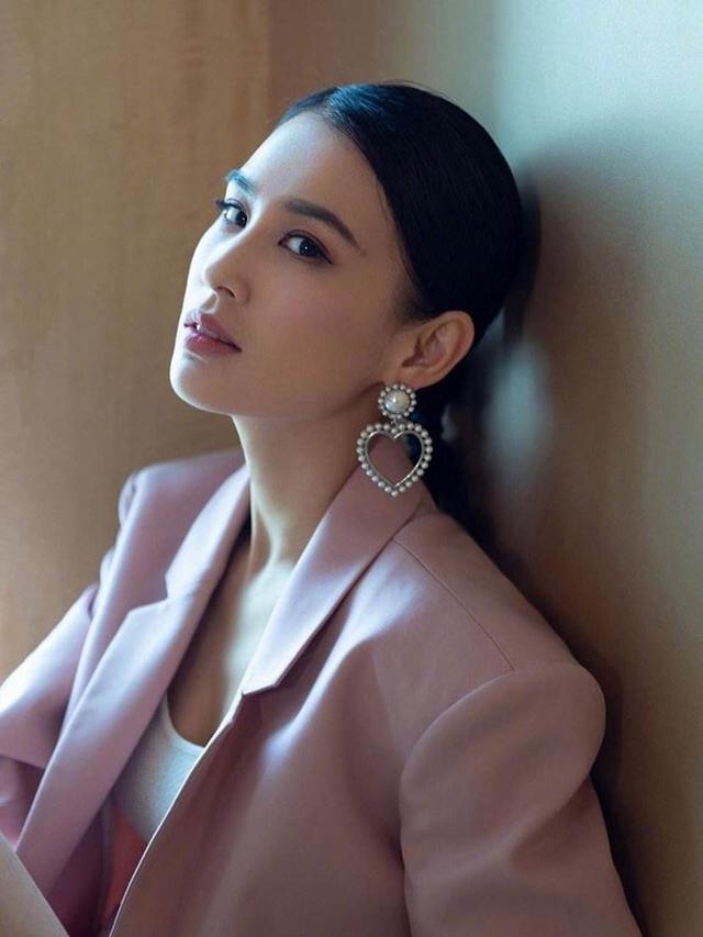 演员张萌老公是谁:《乘风破浪的姐姐》中，黄圣依和张萌谁嫁的更豪门？