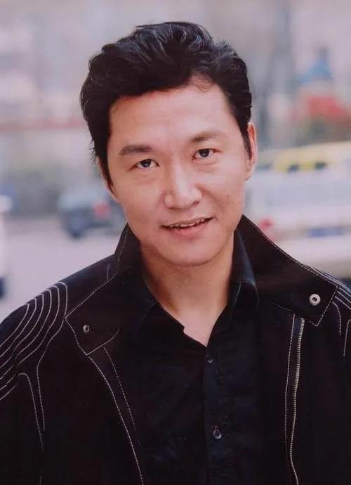 刘华强和张世豪你觉得哪个演的更好？为什么？