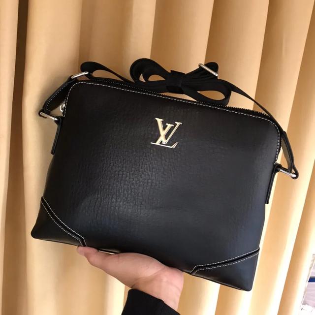 头条问答 - lv,古驰,普拉达中,有哪些包包让你眼前一亮?(3个回答)