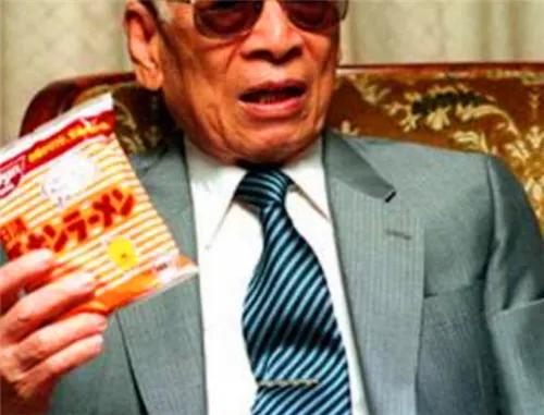 台湾藏獒之父:他是方便面创始人，吃了48年泡面，晚年身体如何？