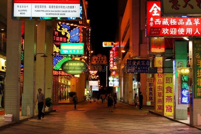 澳门葡京官网:和长辈去澳门两天一夜，住银河还是葡京比较好？