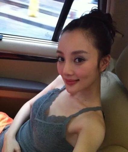 李小璐被嘲沦成网红:李小璐直播事件对其自身发展来说是好还是坏呢