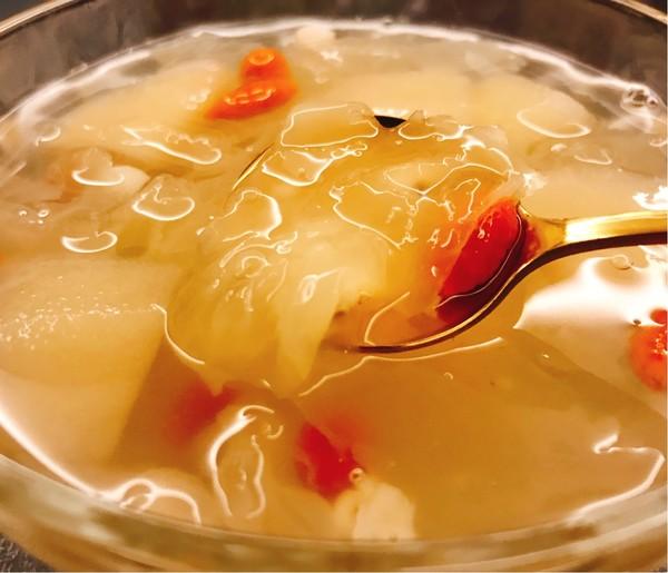 此汤可滋养肌肤,润肺化痰.