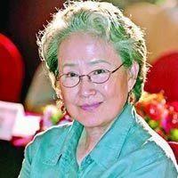 中国当代女作家,你认为谁的文笔最好,能推荐一个她的代表作吗？