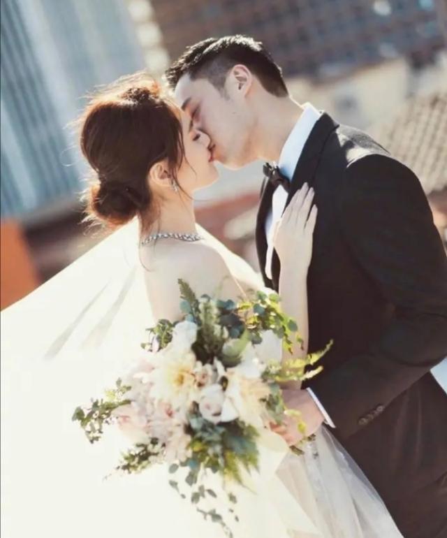 伍娇离婚:#阿娇赖弘国离婚#是真的离婚了吗？