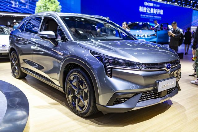 新能源汽车哪吒，广州车展期间想入手一台新能源车，20万左右什么有什么推荐